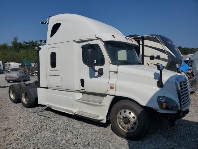  Salvage Freightliner Cascadia 1