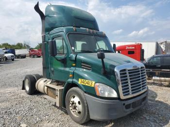  Salvage Freightliner Cascadia 1