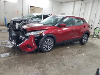  Salvage Nissan Kicks