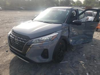  Salvage Nissan Kicks