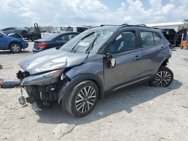  Salvage Nissan Kicks