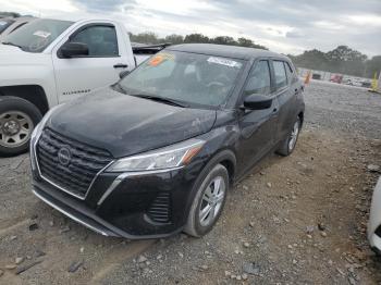  Salvage Nissan Kicks