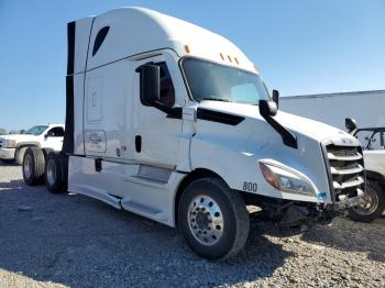  Salvage Freightliner Cascadia 1