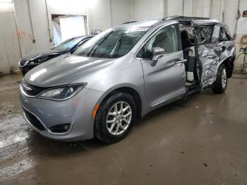  Salvage Chrysler Pacifica