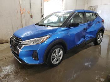  Salvage Nissan Kicks