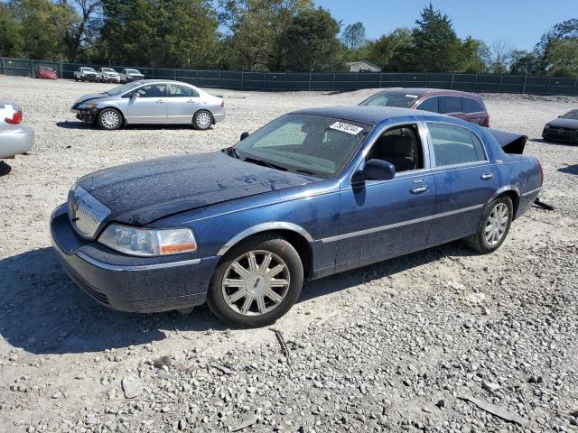  Salvage Lincoln Towncar