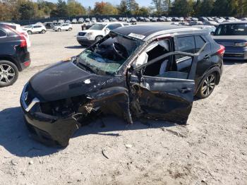  Salvage Nissan Kicks