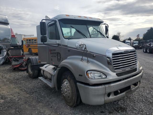  Salvage Freightliner Columbia 1