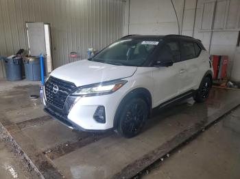  Salvage Nissan Kicks