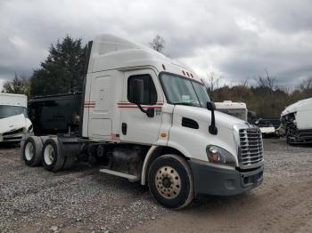  Salvage Freightliner Cascadia 1