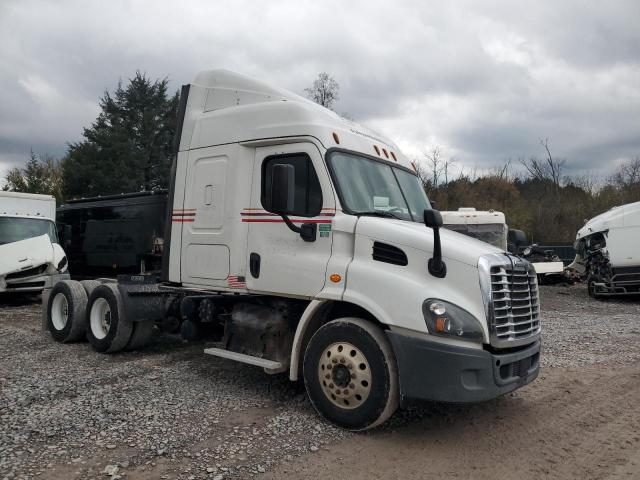  Salvage Freightliner Cascadia 1