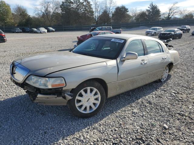  Salvage Lincoln Towncar