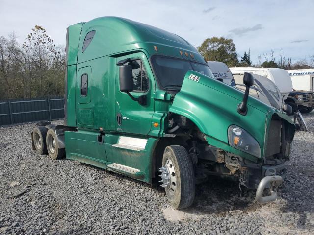  Salvage Freightliner Cascadia 1