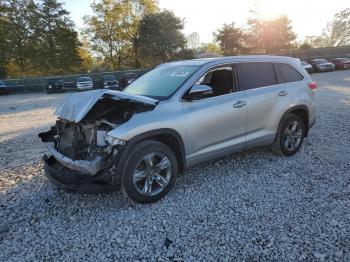  Salvage Toyota Highlander