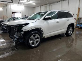  Salvage Toyota Highlander