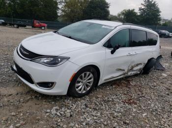  Salvage Chrysler Pacifica