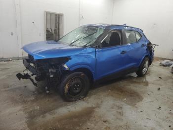  Salvage Nissan Kicks