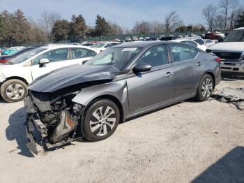  Salvage Nissan Altima