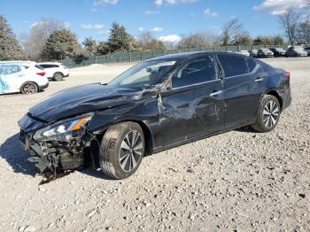  Salvage Nissan Altima