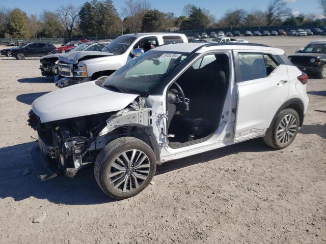  Salvage Nissan Kicks