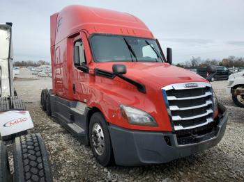  Salvage Freightliner Cascadia 1