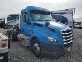  Salvage Freightliner Cascadia 1