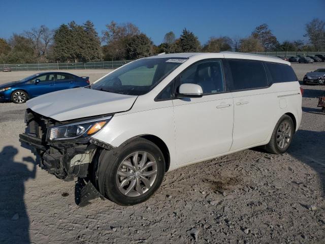  Salvage Kia Sedona