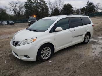  Salvage Toyota Sienna