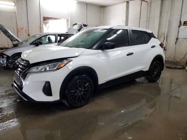  Salvage Nissan Kicks