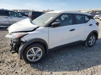  Salvage Nissan Kicks