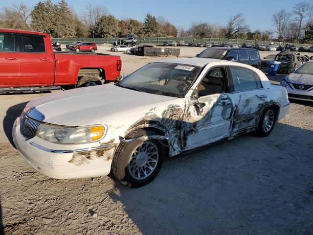  Salvage Lincoln Towncar