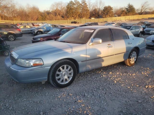  Salvage Lincoln Towncar