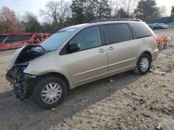  Salvage Toyota Sienna