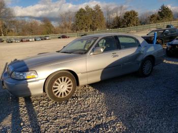  Salvage Lincoln Towncar