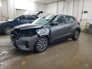  Salvage Nissan Kicks