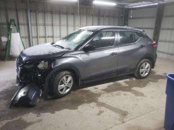  Salvage Nissan Kicks