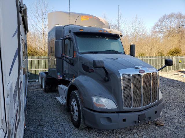  Salvage Peterbilt 579