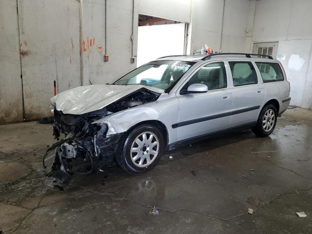  Salvage Volvo V70