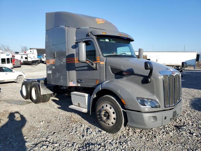  Salvage Peterbilt 579