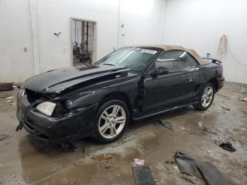  Salvage Ford Mustang