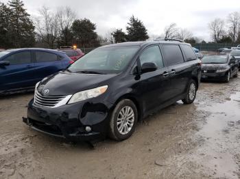  Salvage Toyota Sienna