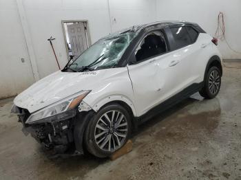  Salvage Nissan Kicks