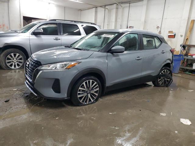  Salvage Nissan Kicks