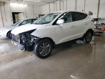  Salvage Hyundai TUCSON