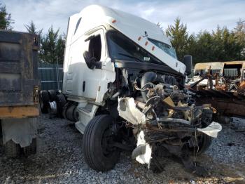  Salvage Freightliner Cascadia 1