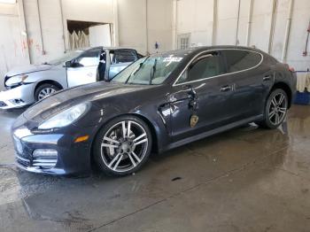  Salvage Porsche Panamera