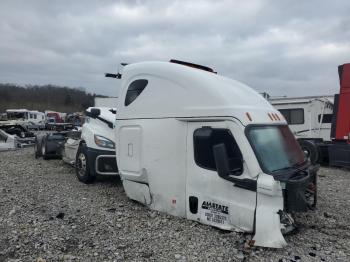  Salvage Freightliner Cascadia 1