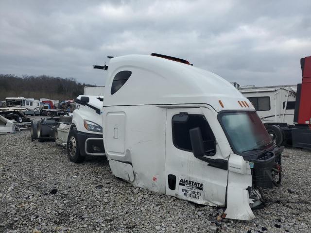  Salvage Freightliner Cascadia 1