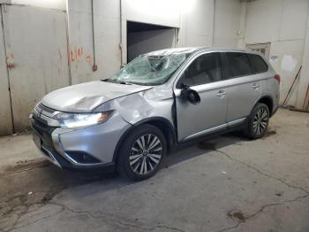  Salvage Mitsubishi Outlander