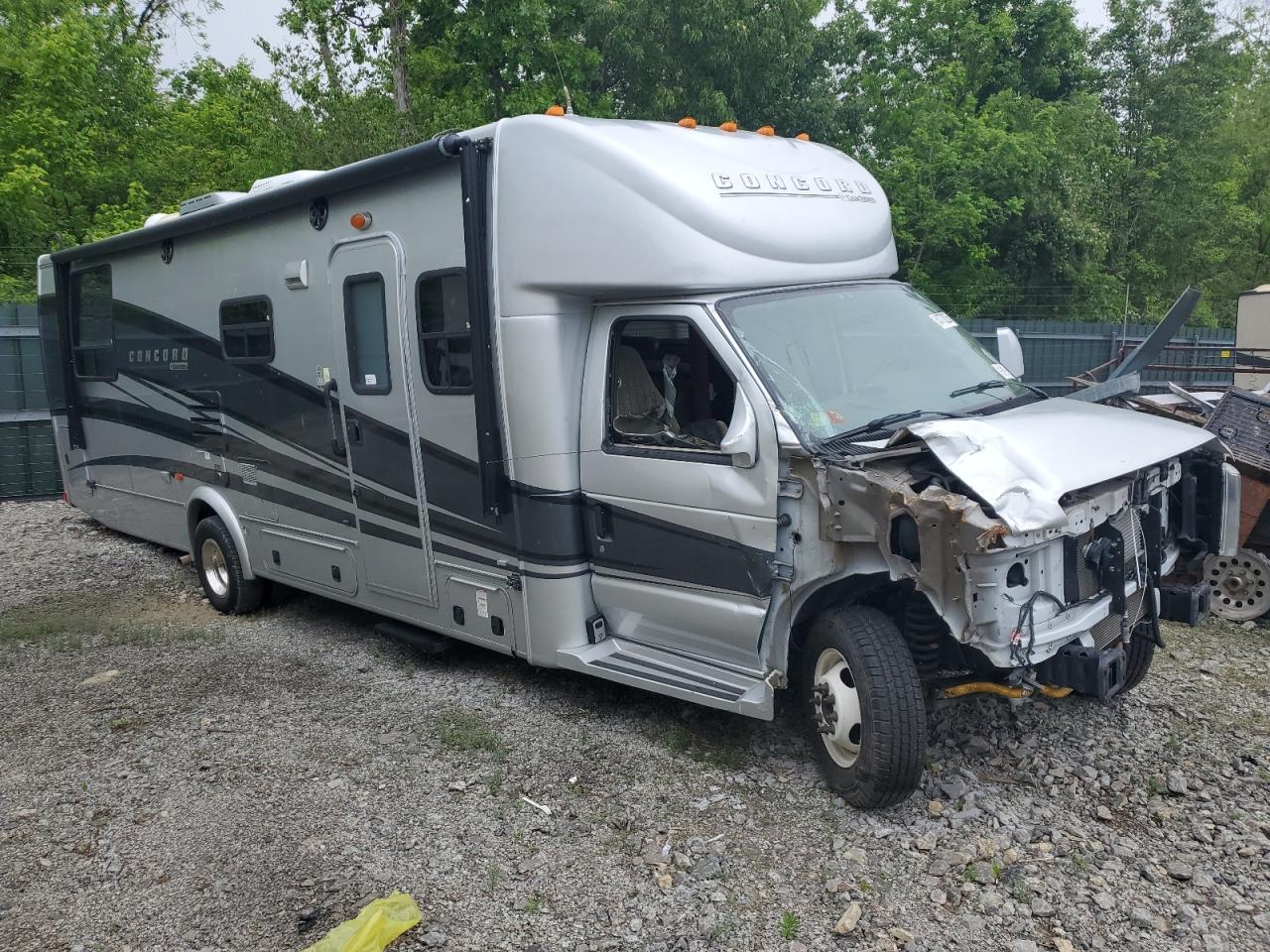 Ford E-450 E450 Super Duty Cutaway Van Image 1